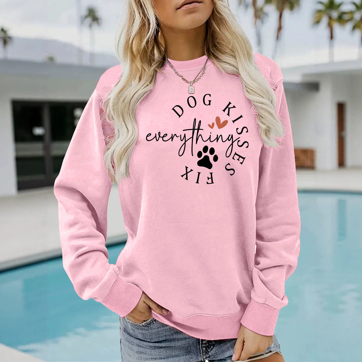 Wear a round neck fleece hoodie